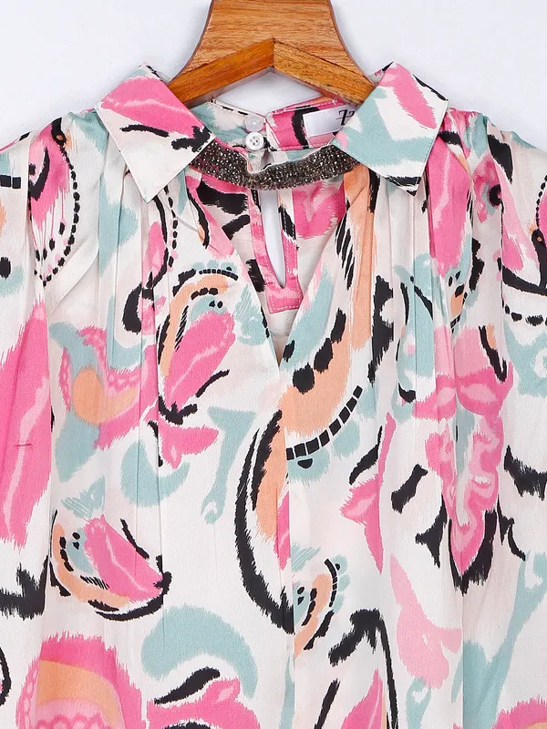 Printed pink and white casual top
