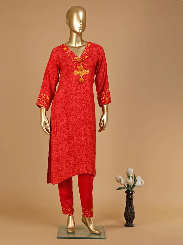 Printed red crepe pant set