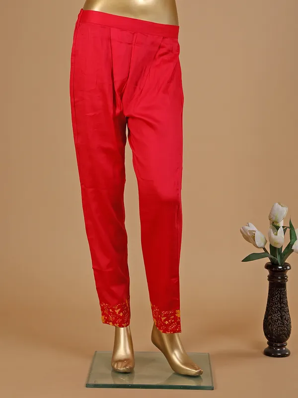Printed red crepe pant set
