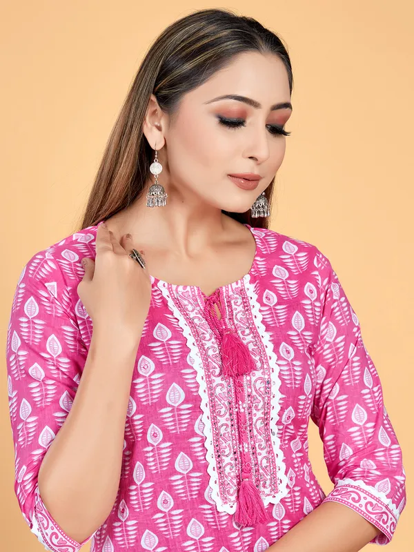 Printed style pink cotton casual wear kurti set