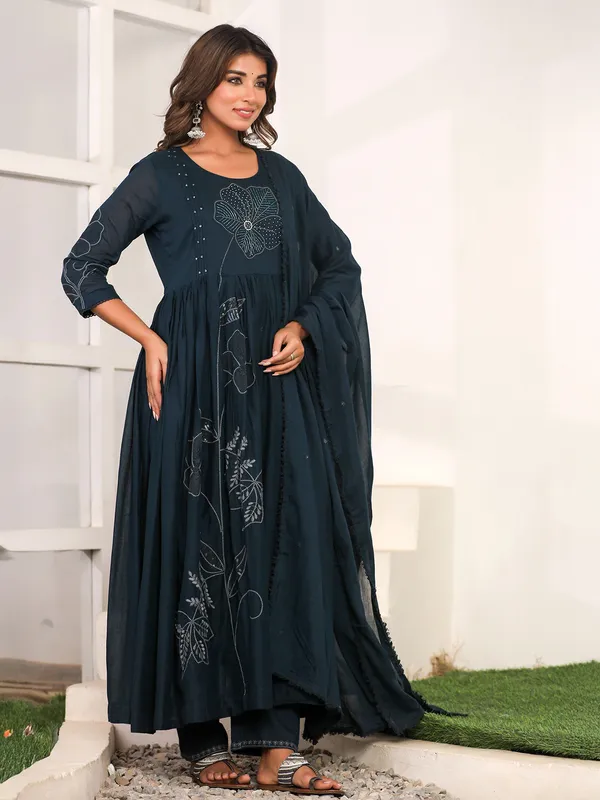 Rama green cotton silk kurti set with thread embellishment