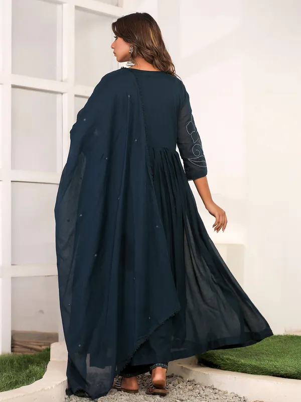 Rama green cotton silk kurti set with thread embellishment