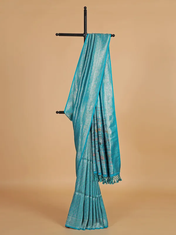 Rama green silk saree with attractive pallu