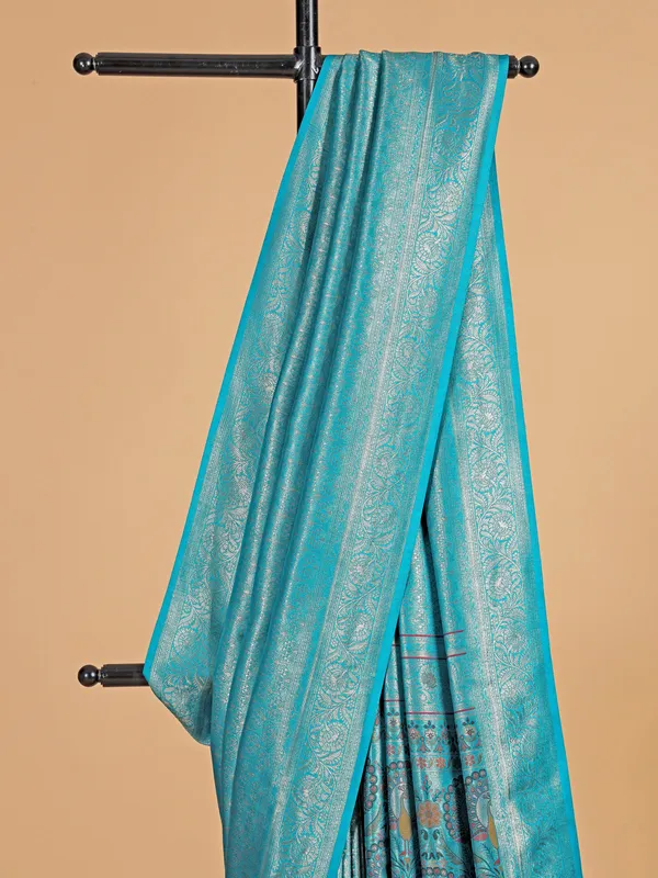Rama green silk saree with attractive pallu