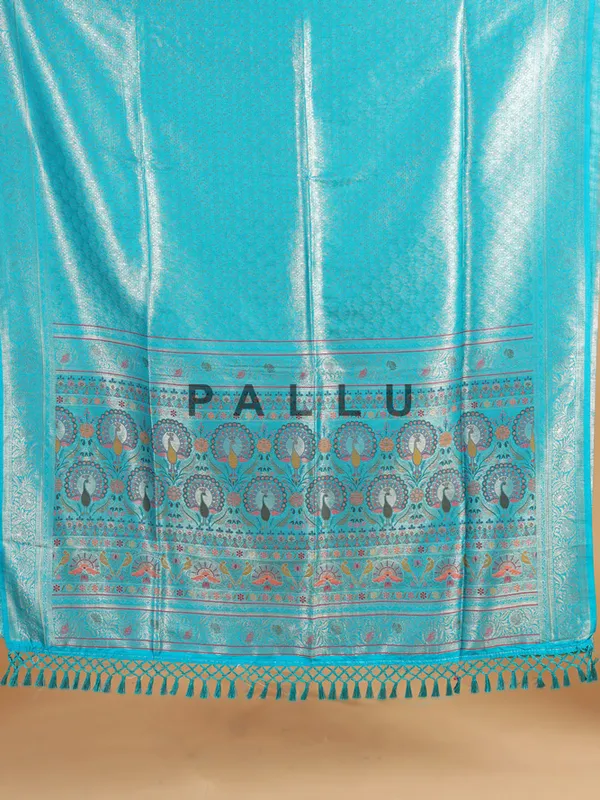 Rama green silk saree with attractive pallu