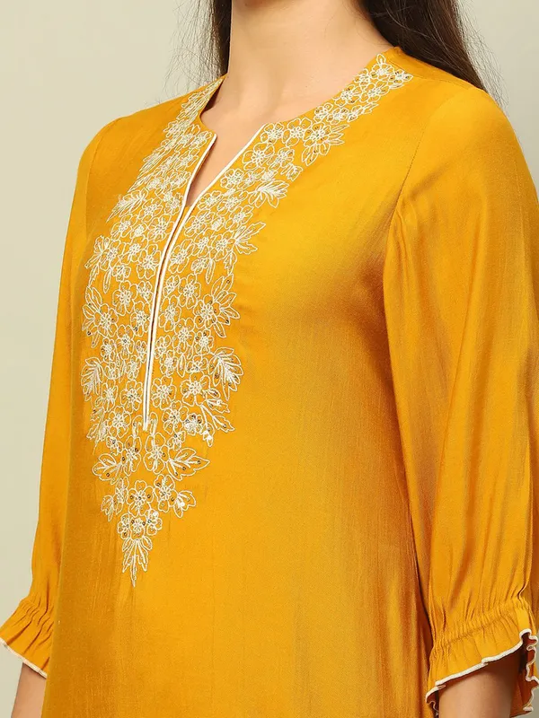 RANGRITI beautiful mustard yellow straight kurti