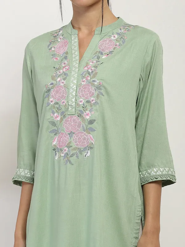 RANGRITI pista green cotton kurti