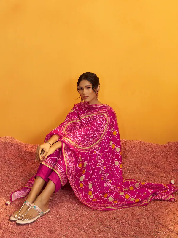 Rani pink bandhej silk yoke style kurti set
