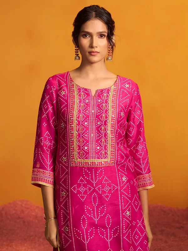 Rani pink bandhej silk yoke style kurti set