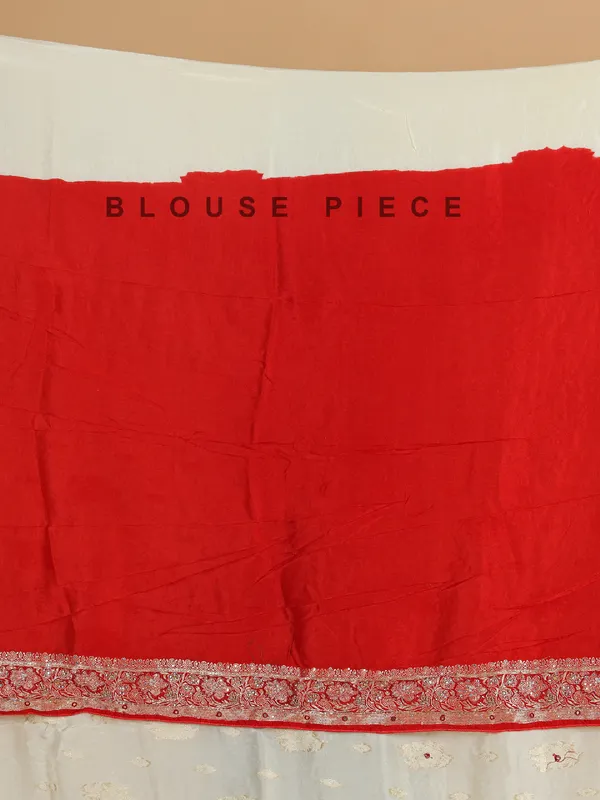 Red dola silk saree for wedding occasion