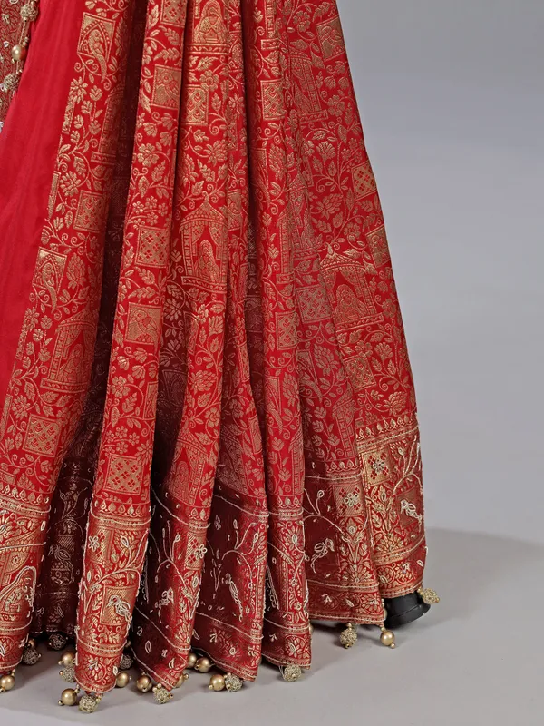 Red kanjivaram silk saree with zardosi weaving