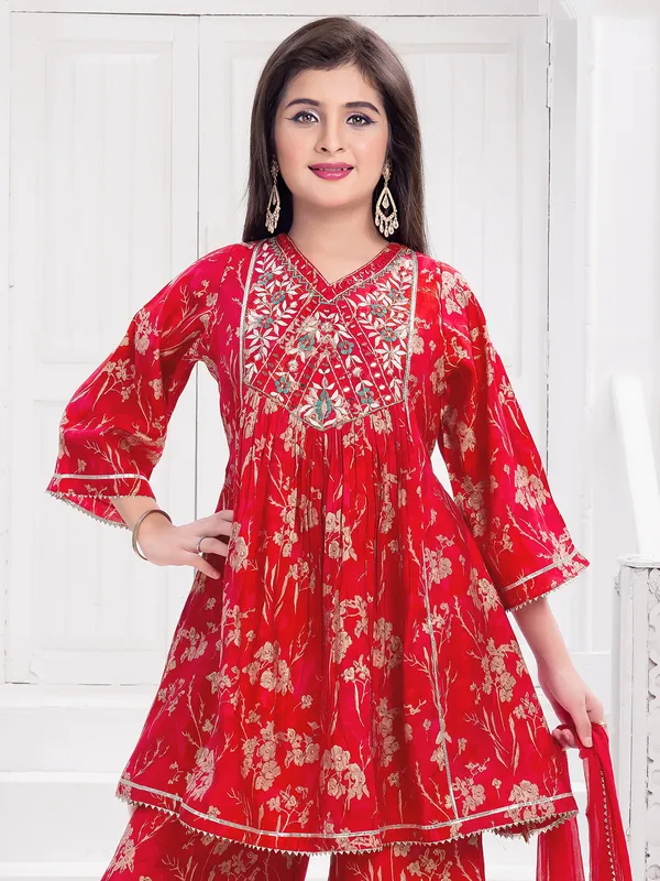 Red palazzo suit in cotton silk