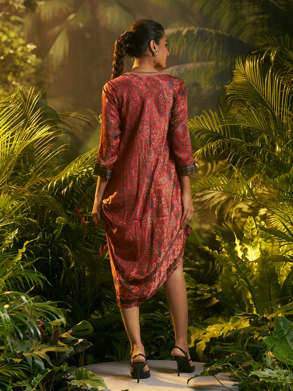 Red printed casual wear kurti in crepe silk