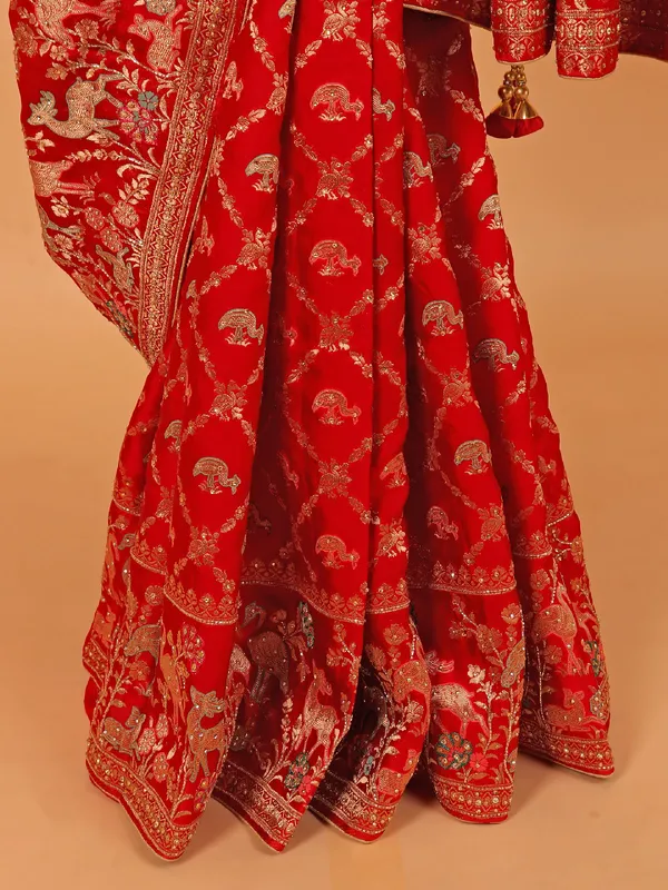 Red saree for wedding wear in dola silk