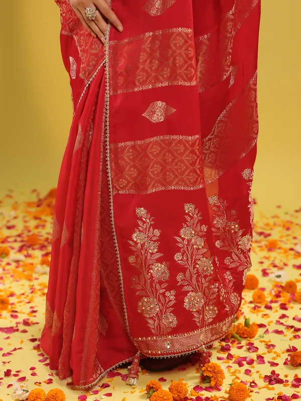 Red silk saree for elegant wedding wear