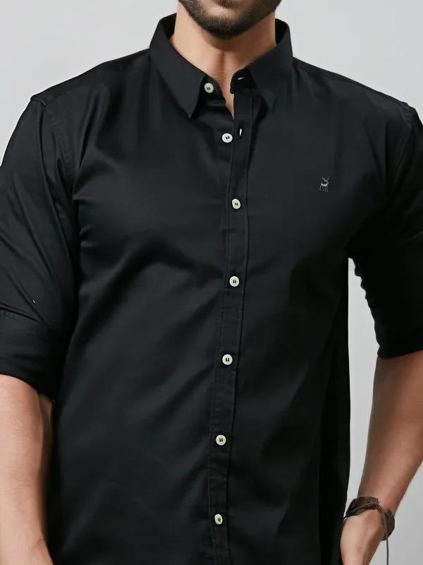 River Blue black cotton slim fit casual shirt