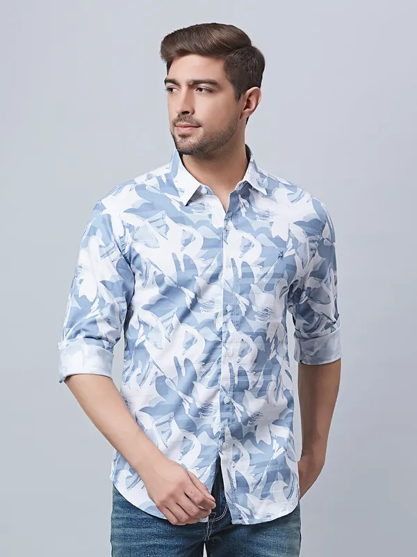 River blue sky blue and white printed shirt