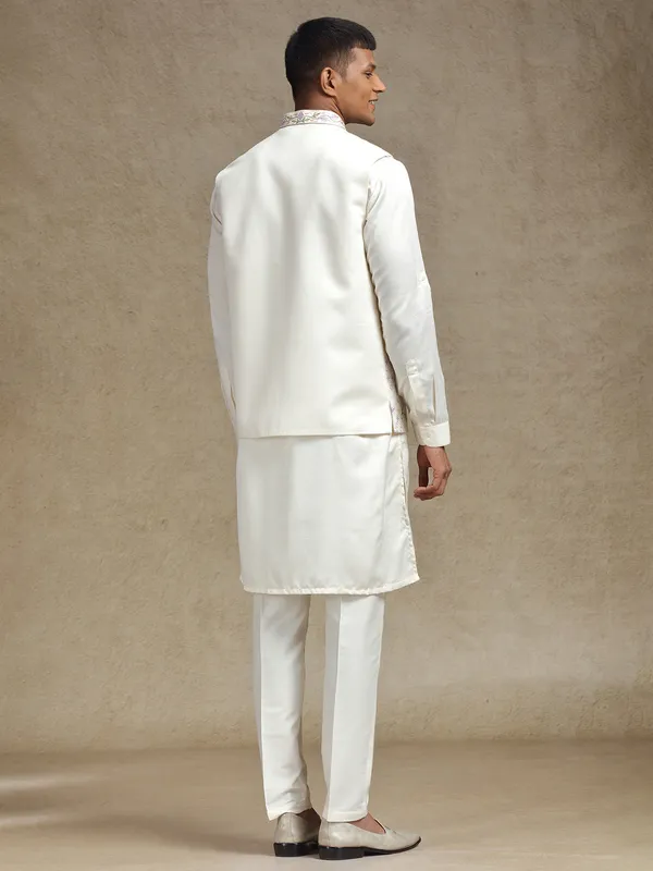 Cream waistcoat set with intricate embroidery
