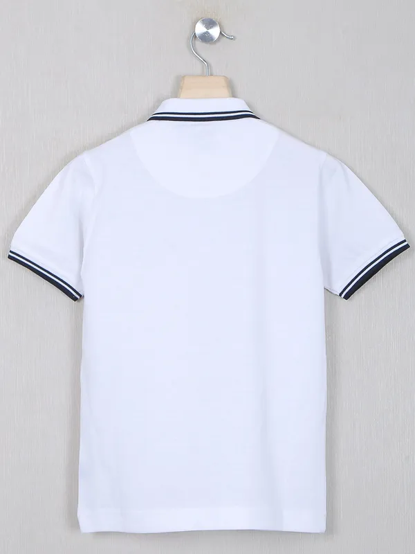 Ruff brand white hue t-shirt for boys in solid style