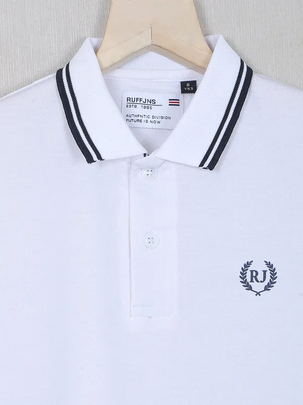Ruff brand white hue t-shirt for boys in solid style