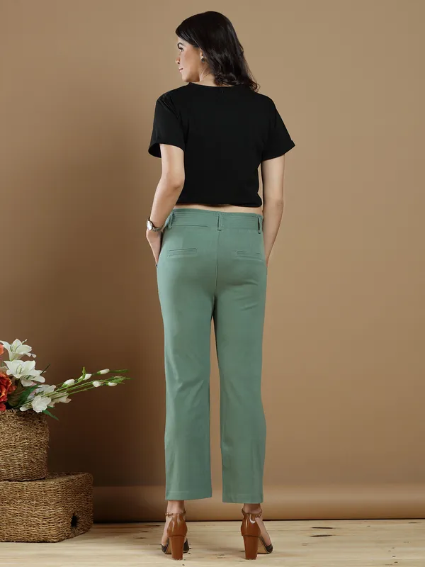 Sage green plain pant in cotton for casual look