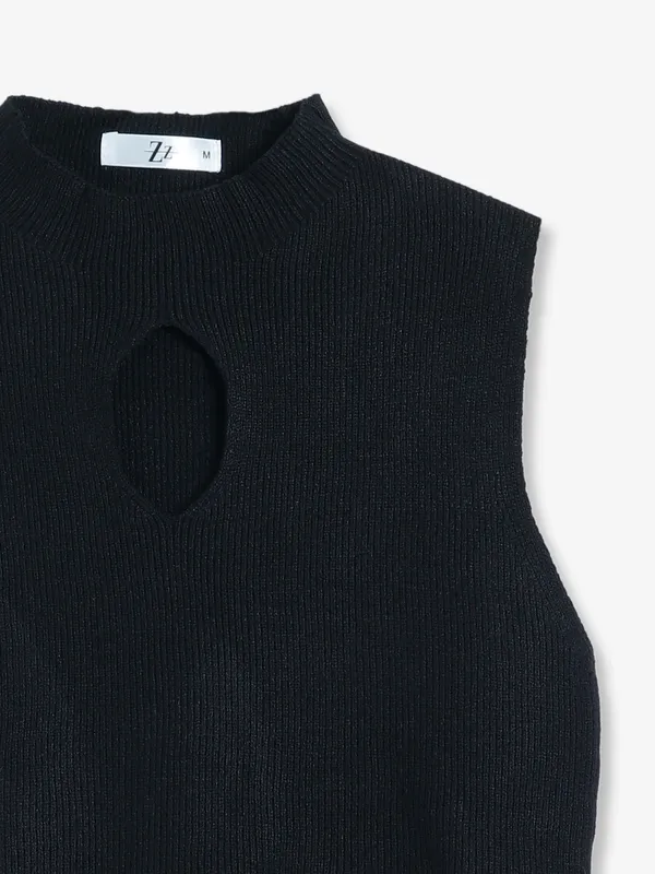 Sheczzar black plain knitted crop top