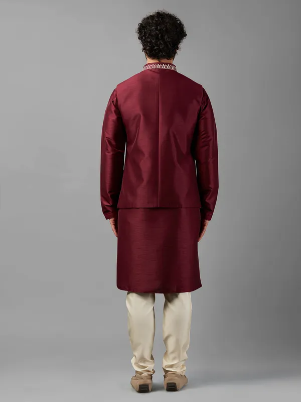 Silk maroon waistcoat set with embroidery