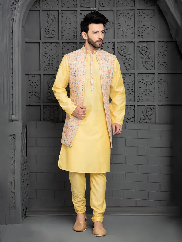 Silk printed waistcoat set in yellow
