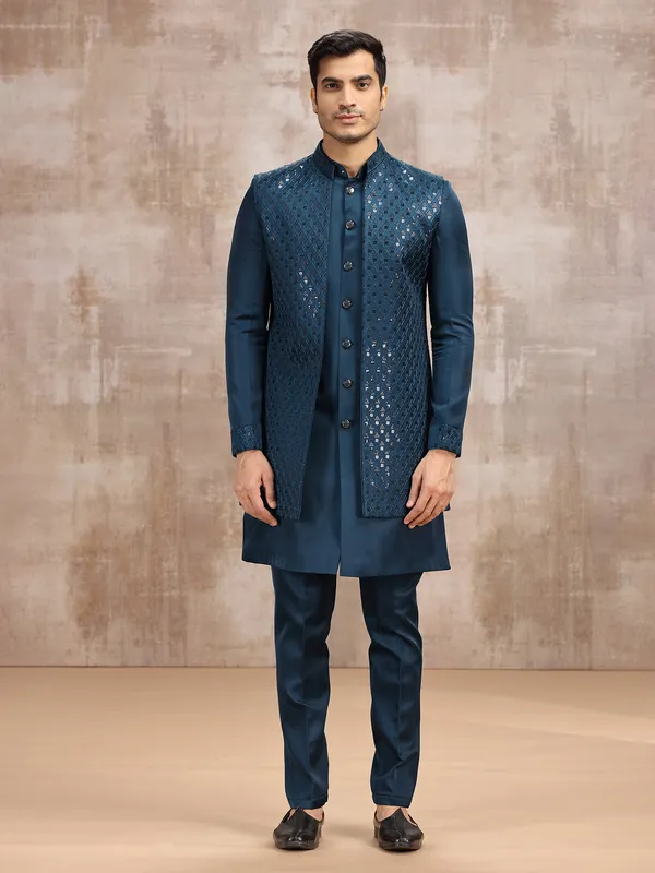 Silk waistcoat set highlighted with sequins embellishment
