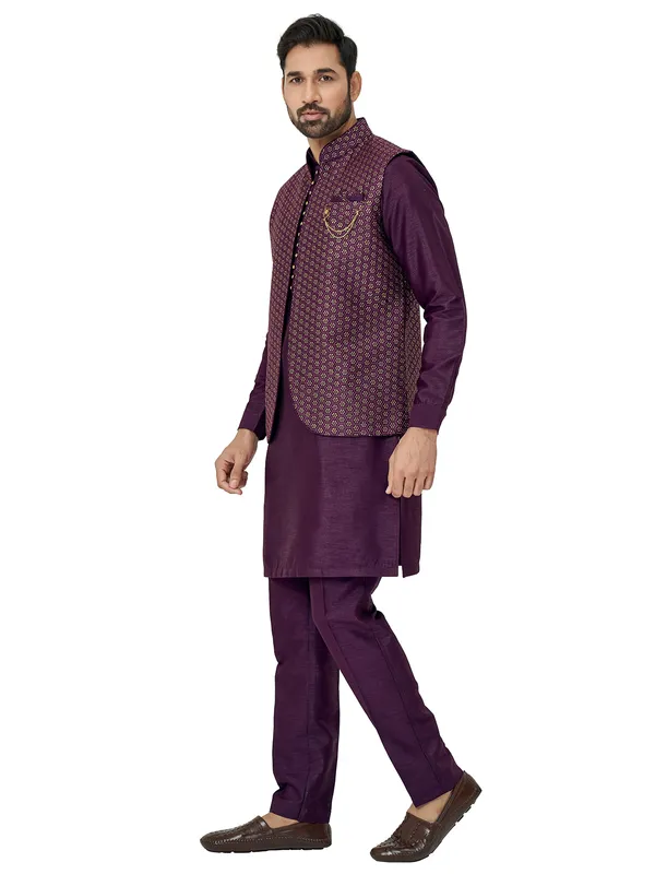 Silk waistcoat set in purple