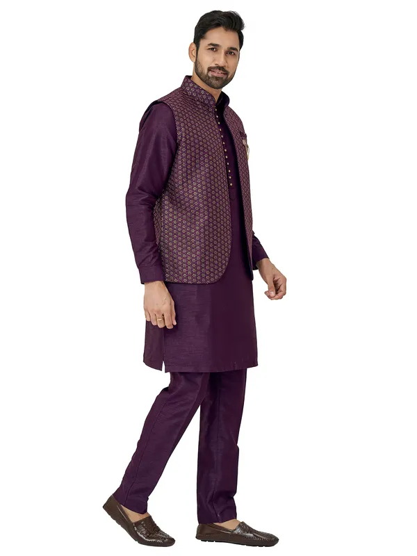 Silk waistcoat set in purple