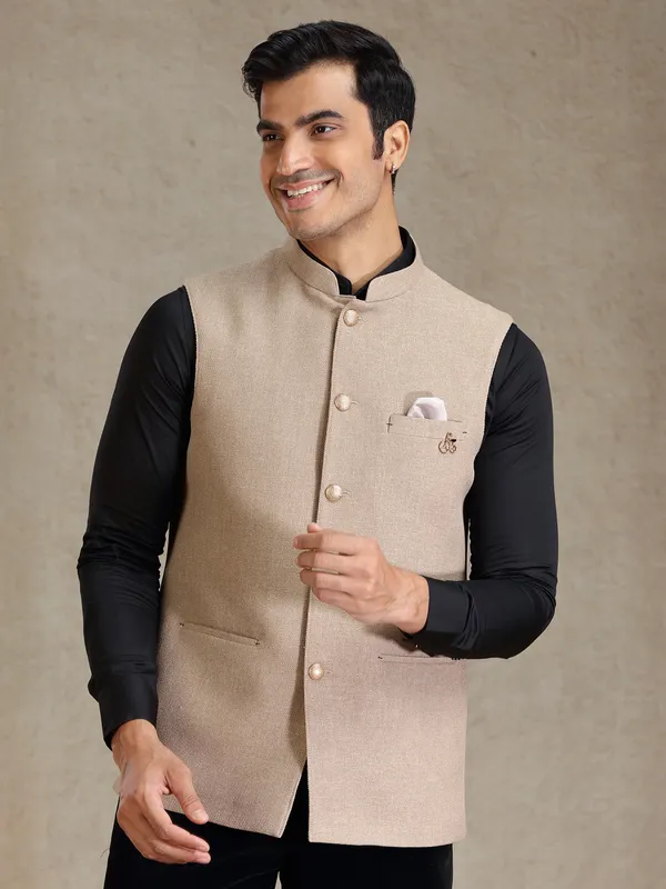 Solid khaki textured waistcoat for men