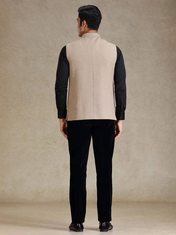 Solid khaki textured waistcoat for men