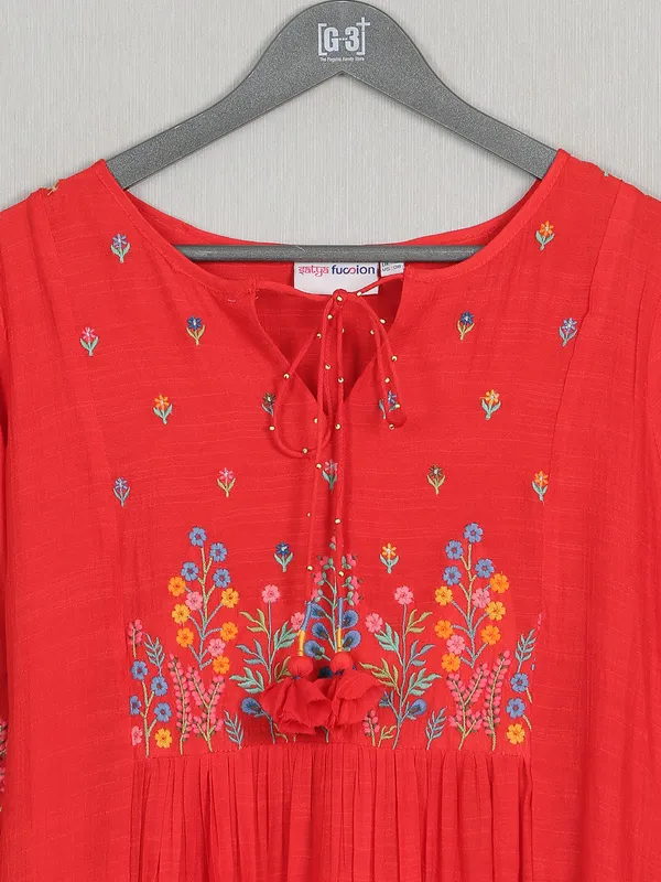 Solid style red tint cotton kurti for casual event