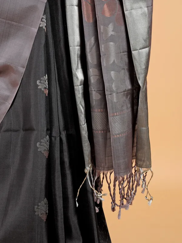 Sparkling black saree in silk