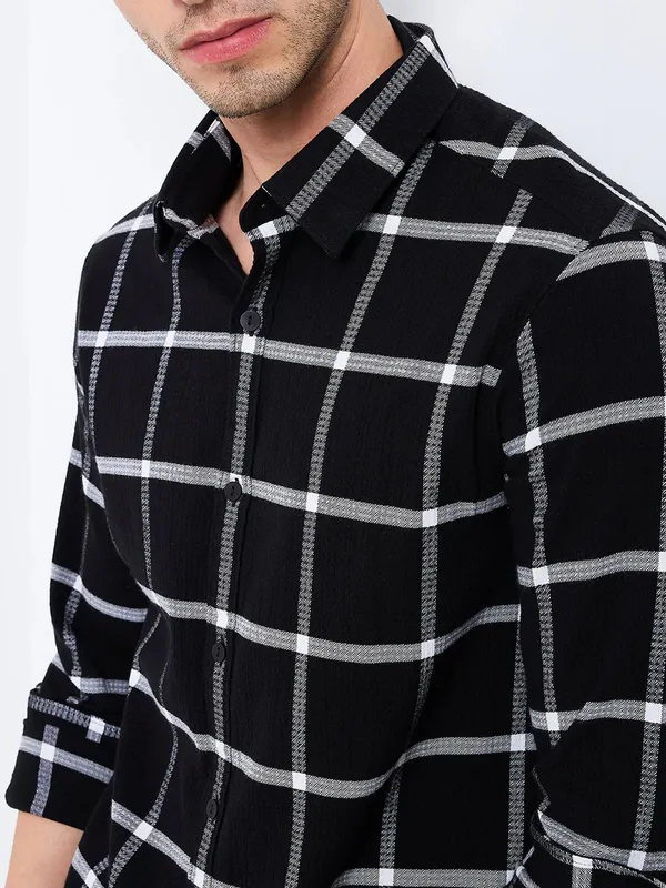 SPYKAR black checkered slim fit casual shirt for men