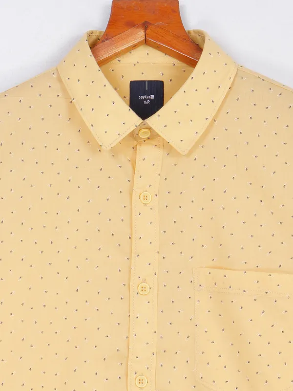 Spykar cotton yellow printed shirt