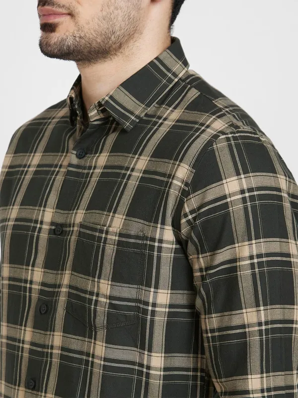 Spykar dark green checks shirt