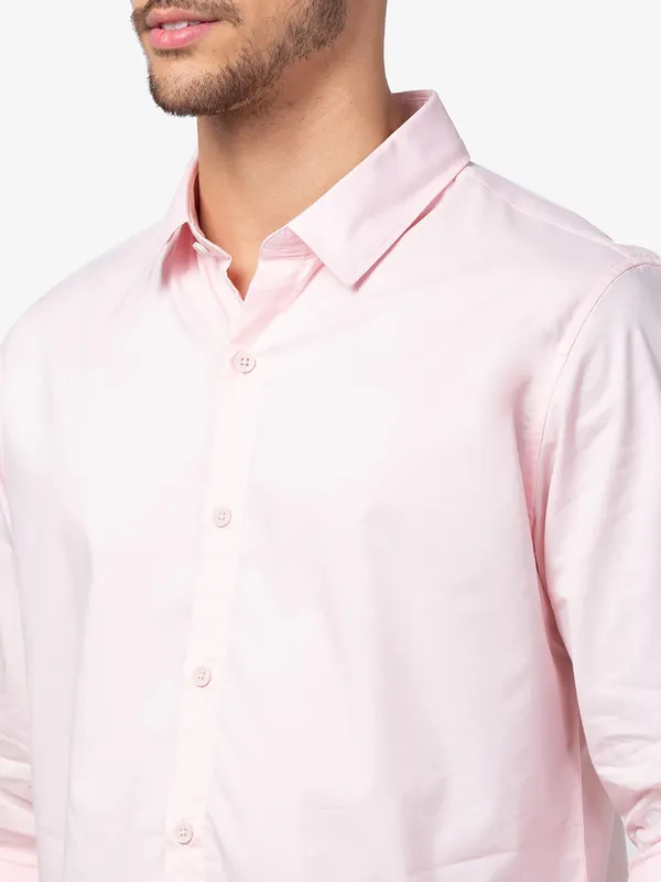Spykar light pink cotton plain shirt