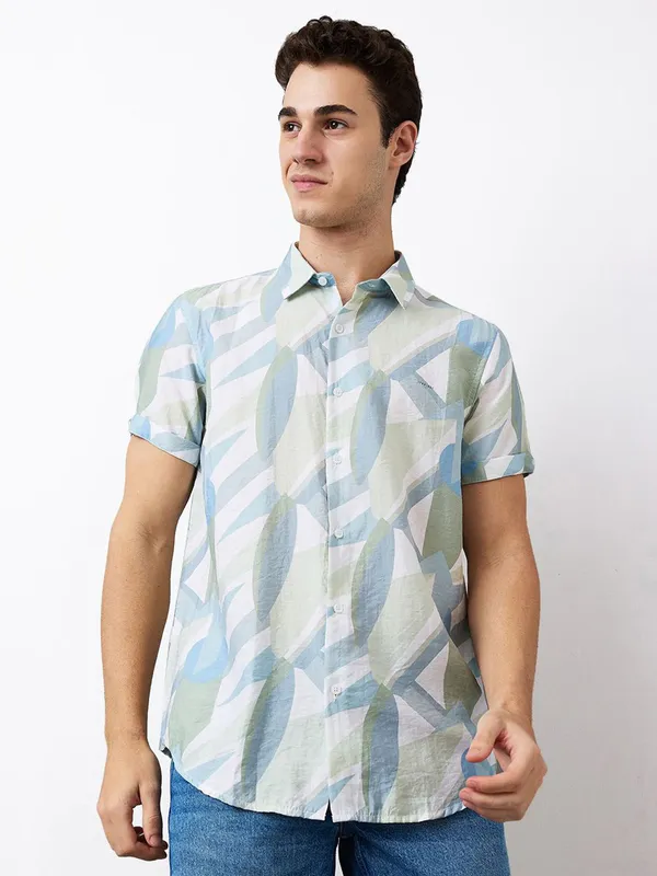 SPYKAR pista green printed cotton shirt