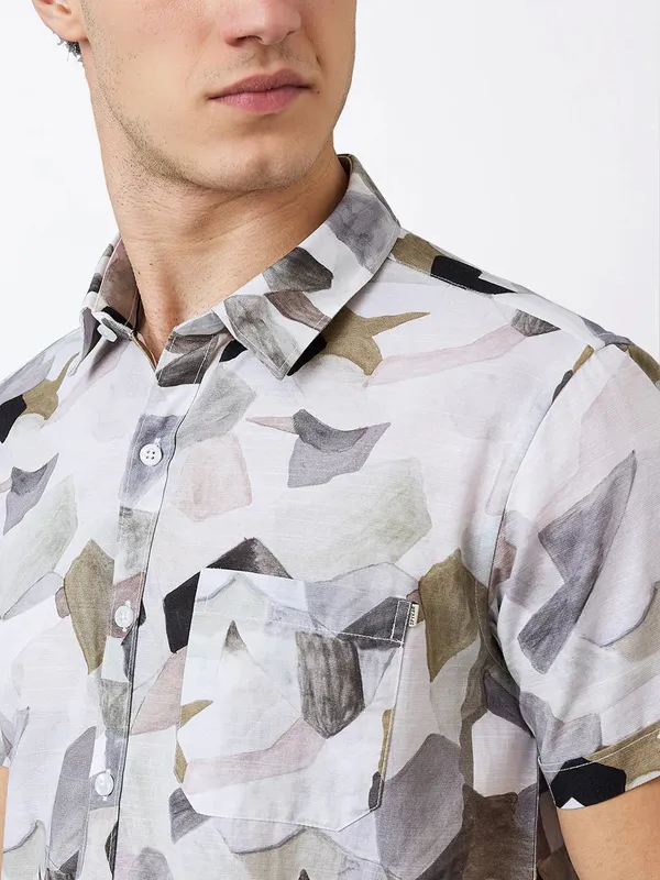 SPYKAR printed grey slim fit casual shirt for men