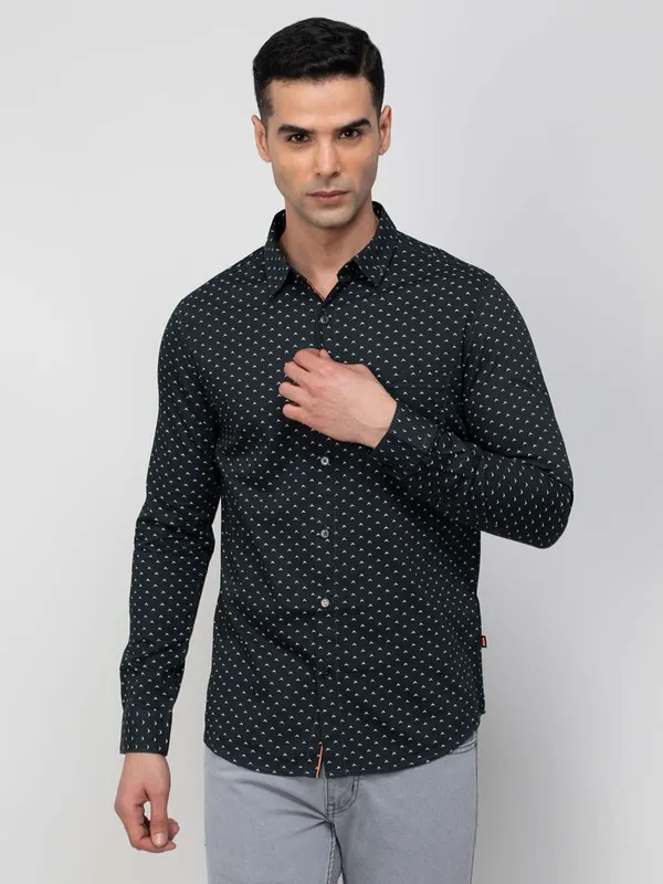 Spykar printed shirt in bottle green