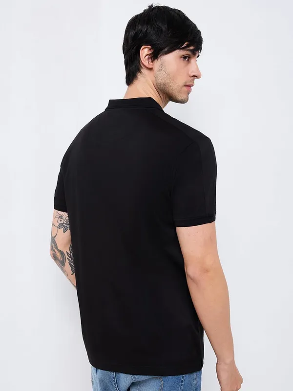 SPYKAR solid black cotton slim fit t-shir for men
