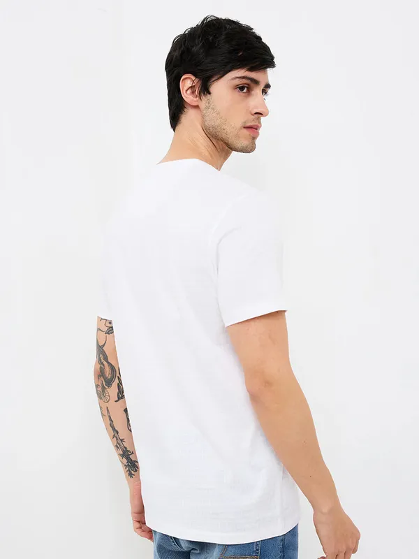 SPYKAR solid white cotton slim fit t-shirt for men