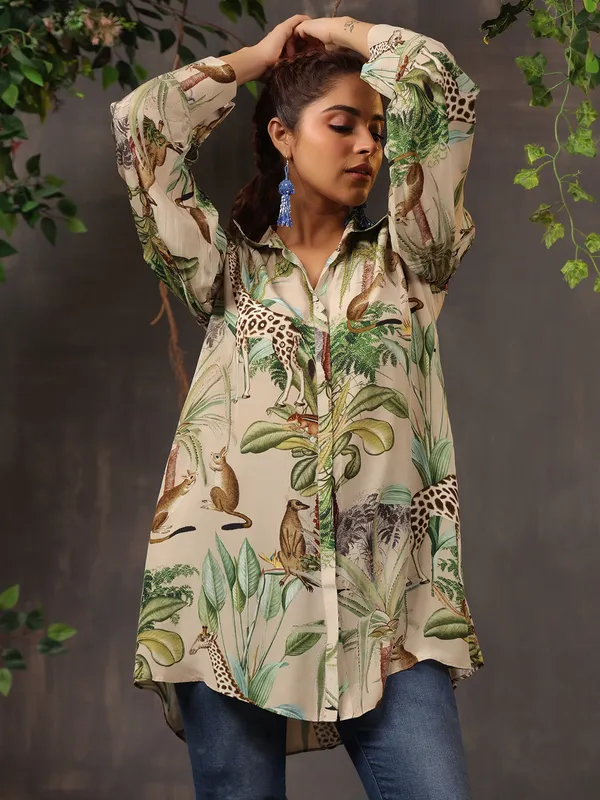 Stunning beige silk printed top