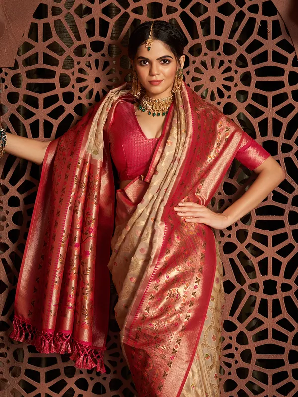 Stunning beige silk saree for wedding