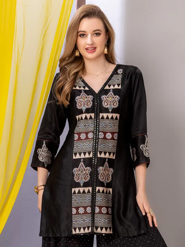 Stunning black printed silk palazzo suit