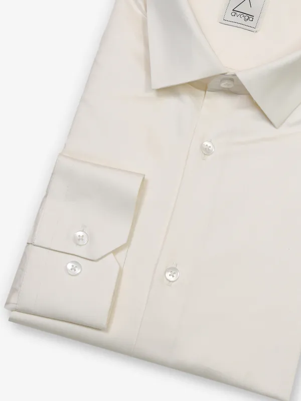 Stunning cream cotton shirt