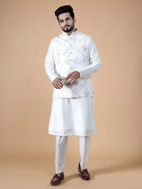Stunning cream silk waistcoat set