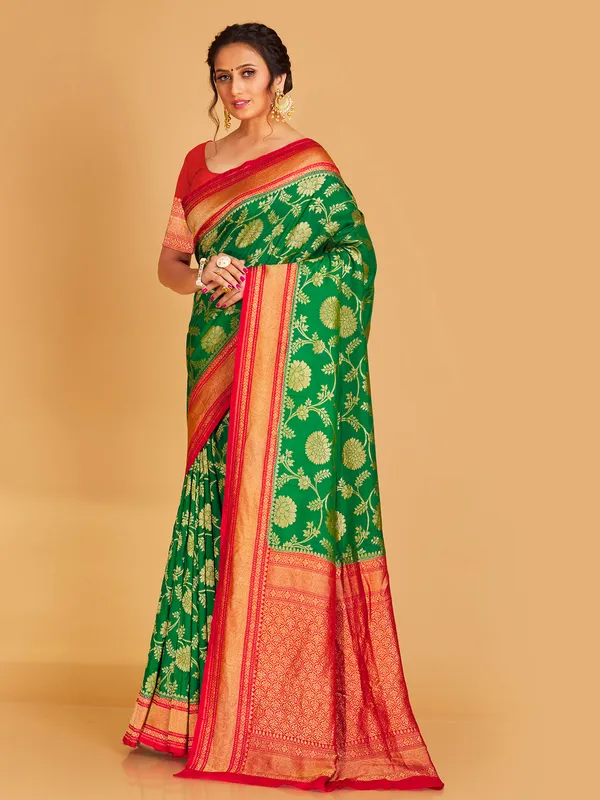 Stunning green silk saree for wedding